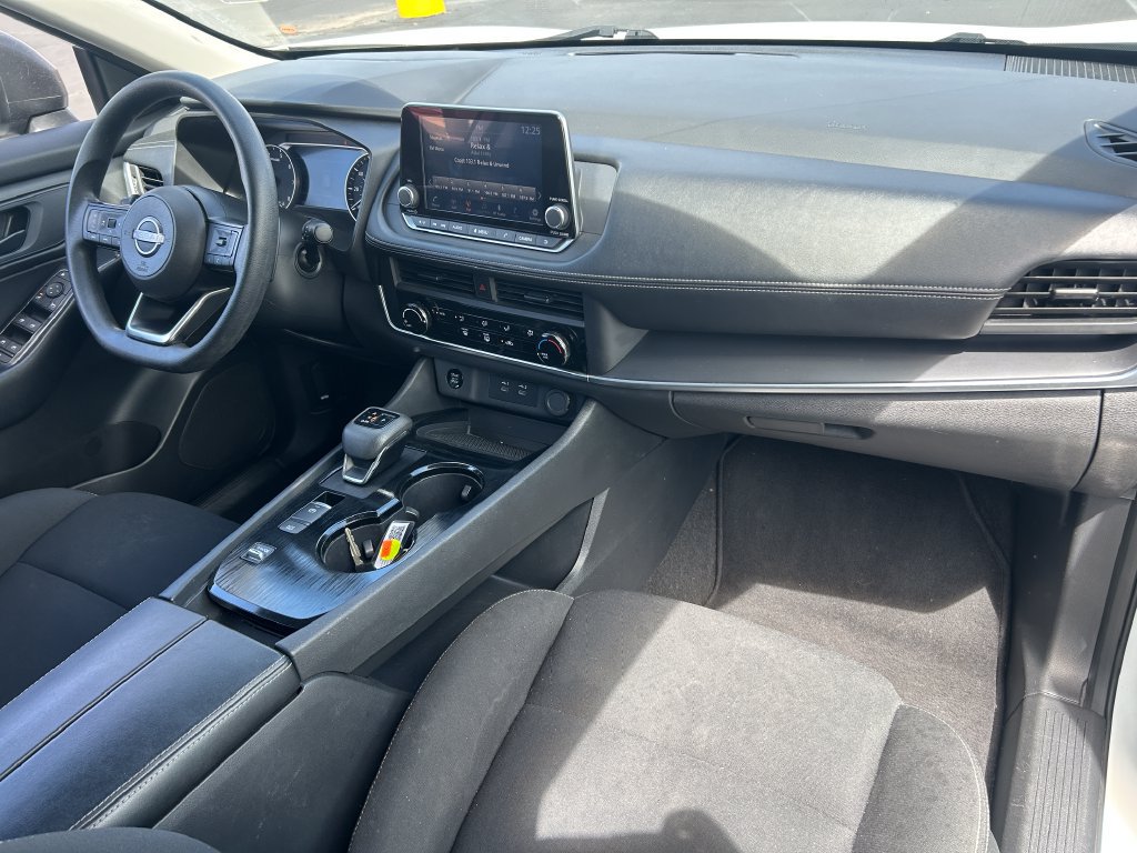 Used 2024 Nissan Rogue S FWD image 30