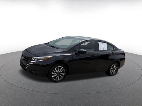 Used 2025 Nissan Versa SV FWD image 8