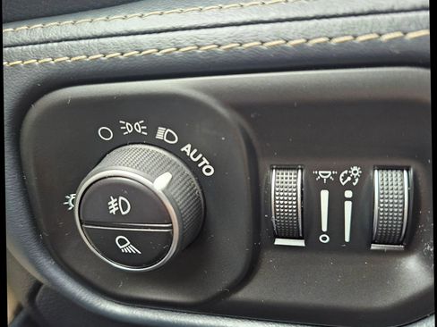 Used 2019 RAM 1500 Limited w/ Advanced Safety Group image 21