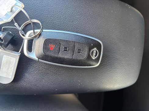 Used 2025 Nissan Kicks SV image 22