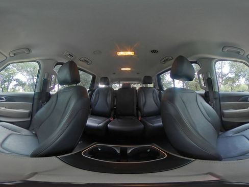 Used 2026 Kia Carnival FWD image 45