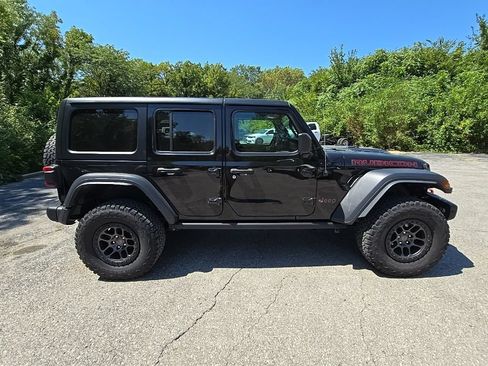 Used 2022 Jeep Wrangler Unlimited Rubicon w/ Xtreme Recon 35" Tire Package AWD/4WD image 9