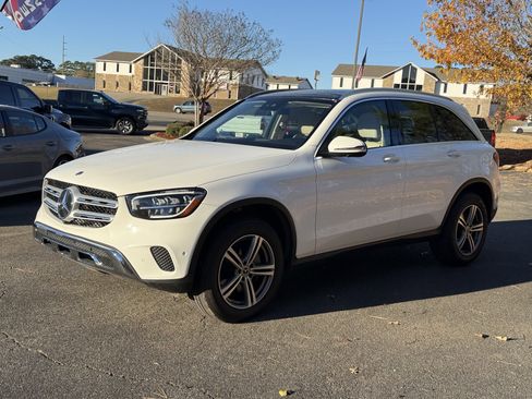 Used 2022 Mercedes-Benz GLC 300 image 2
