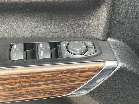 Used 2020 Chevrolet Silverado 1500 High Country w/ Technology Package image 24