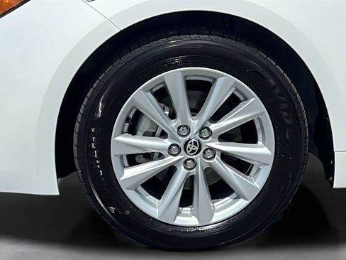Used 2026 Toyota Corolla SE FWD image 25