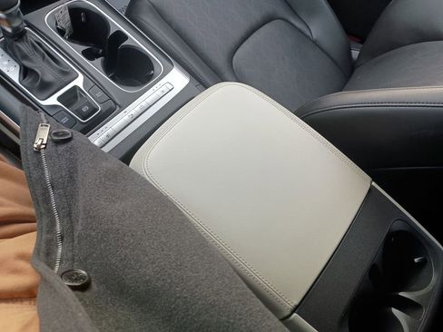 Used 2024 Kia Carnival LX image 27