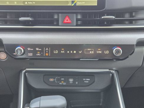 New 2026 Kia Carnival EX FWD image 16