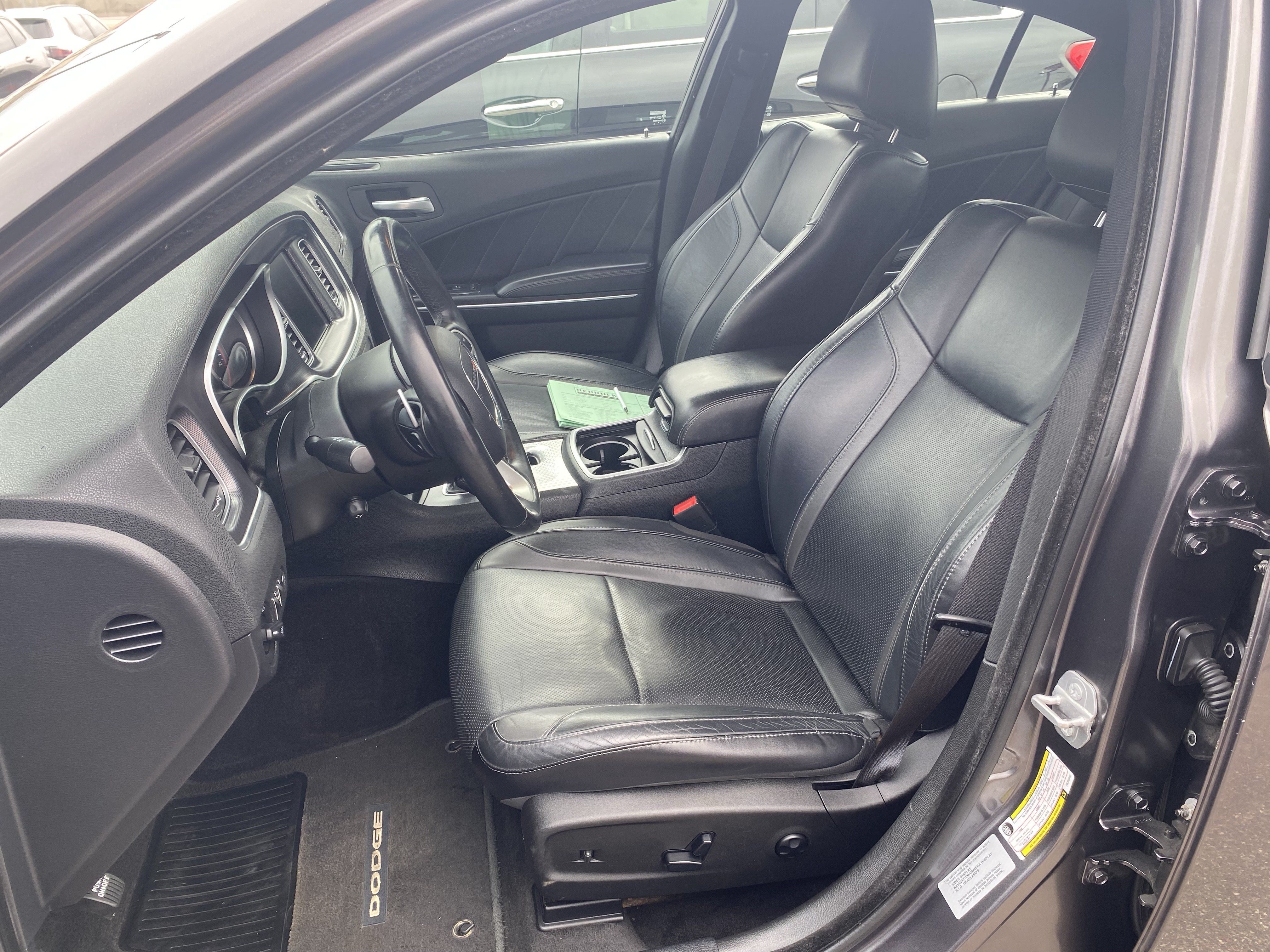 Used 2015 Dodge Charger SXT w/ AWD Plus Group image 4