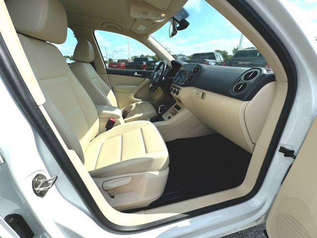 Used 2017 Volkswagen Tiguan S FWD image 28