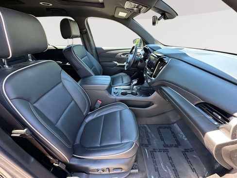 Used 2023 Chevrolet Traverse Premier w/ Redline Edition AWD/4WD image 29