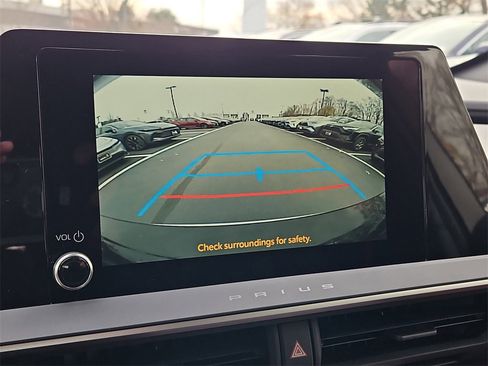 New 2026 Toyota Prius SE image 9