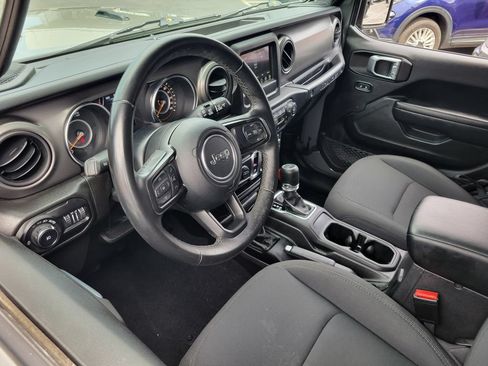 Used 2022 Jeep Wrangler Sport AWD/4WD image 3