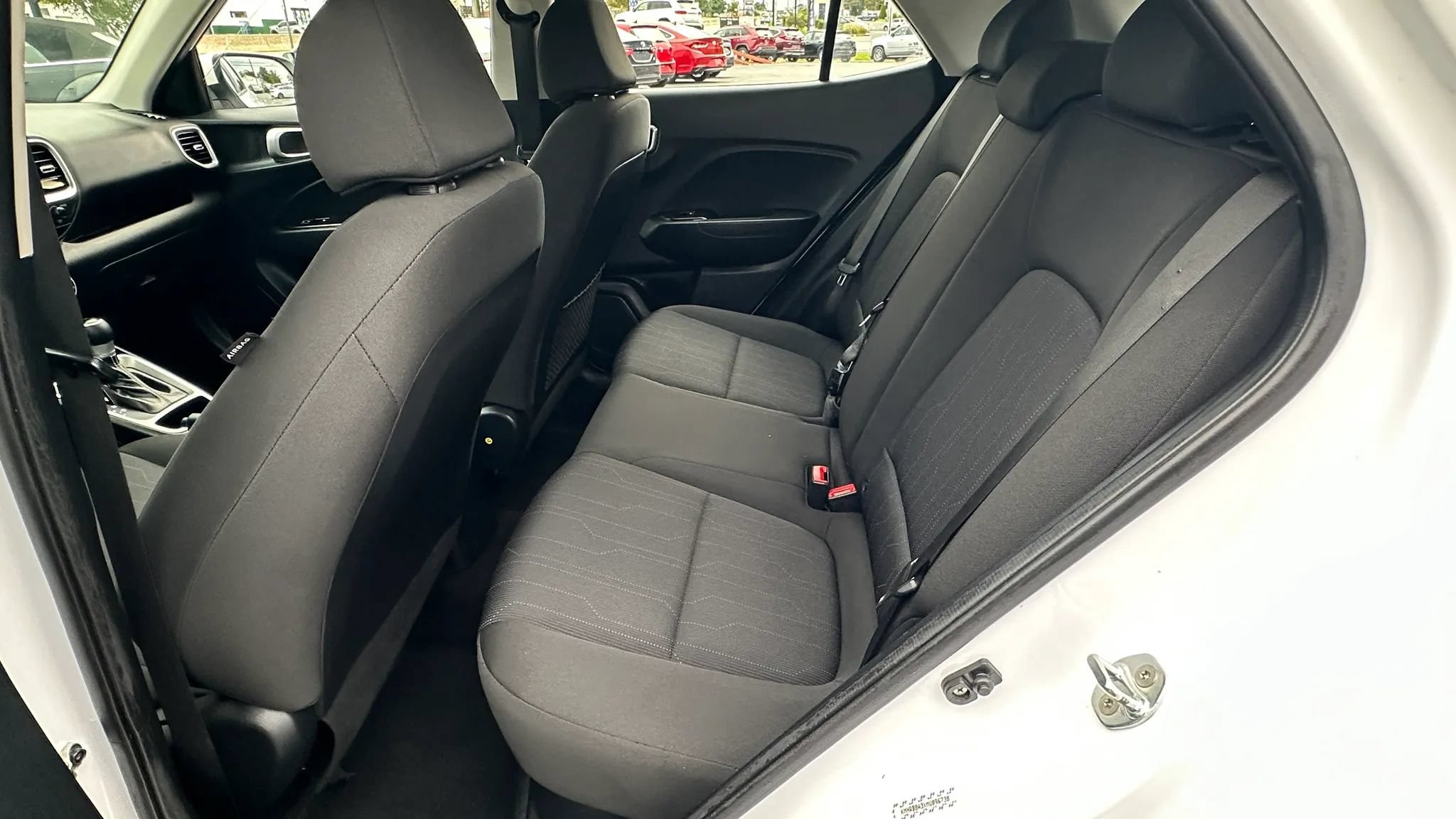 Used 2021 Hyundai Venue SE FWD image 17