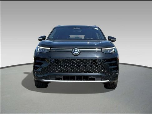New 2026 Volkswagen Tiguan SEL R-Line AWD/4WD image 2