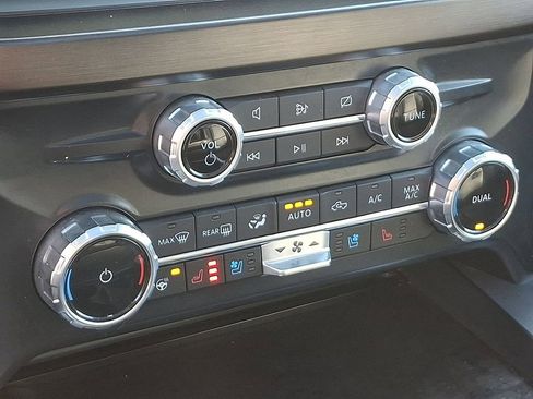 Used 2023 Ford F350 Lariat w/ Lariat Ultimate Package AWD/4WD image 17
