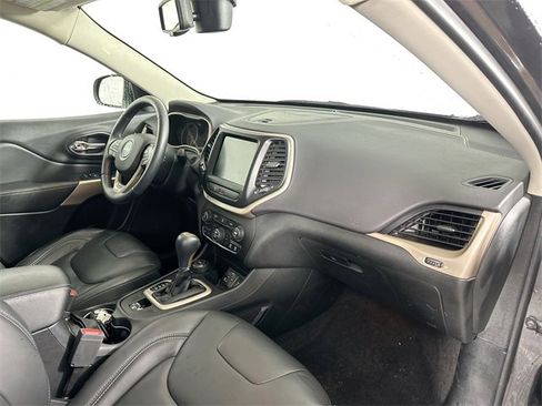 Used 2018 Jeep Cherokee Limited w/ High Altitude Package image 31