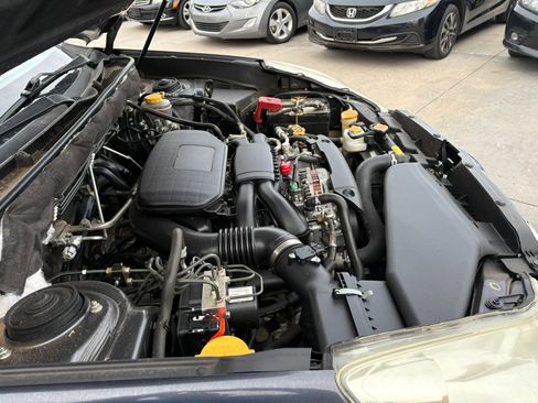 Used 2011 Subaru Outback 2.5i Limited image 12