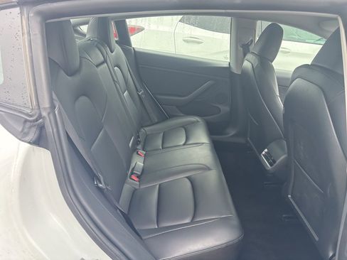 Used 2023 Tesla Model 3 Standard Range image 10