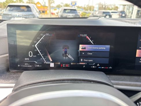 Certified 2023 BMW X7 xDrive40i w/ M Sport Package image 31