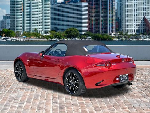 New 2026 MAZDA MX-5 Miata RF Grand Touring RWD image 8
