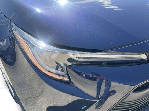 Used 2025 Toyota Corolla LE FWD image 11