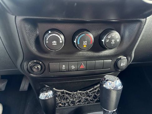 Used 2017 Jeep Wrangler Sport w/ Quick Order Package 24S AWD/4WD image 16