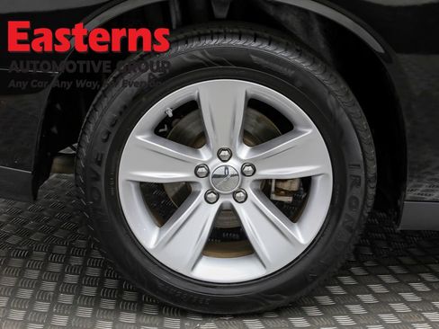 Used 2023 Dodge Challenger SXT image 28