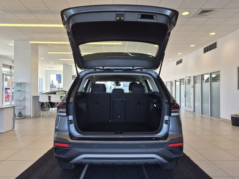Used 2025 Volkswagen Taos S AWD/4WD image 9