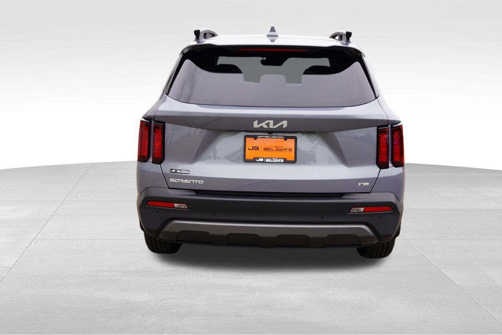 Certified 2023 Kia Sorento S AWD/4WD image 6