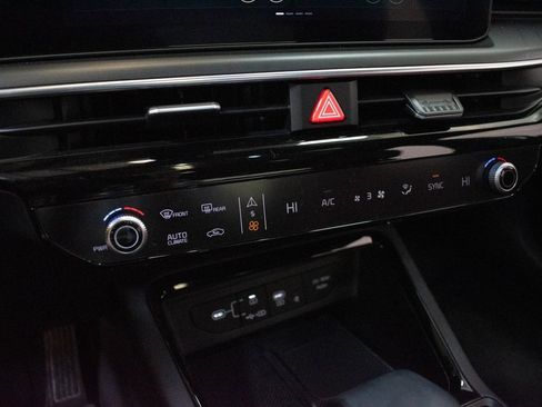 Used 2025 Kia K5 GT-Line w/ GT-Line Premium Package image 17