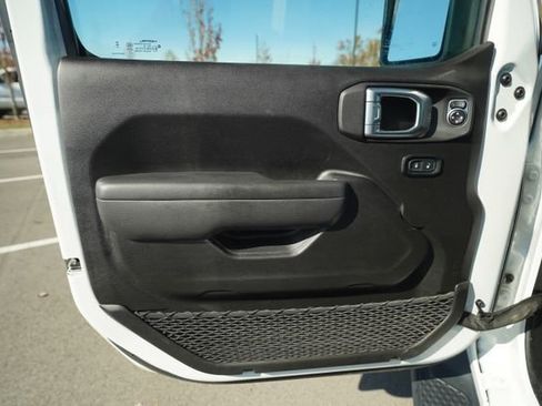 Used 2023 Jeep Gladiator Sport image 14