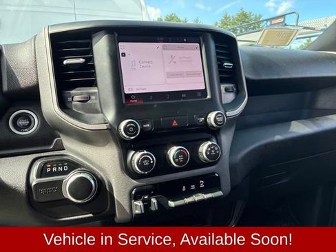 Used 2024 RAM 2500 Tradesman w/ Chrome Appearance Group AWD/4WD image 9