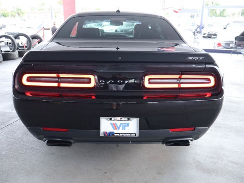 Used 2016 Dodge Challenger SRT Hellcat RWD image 8