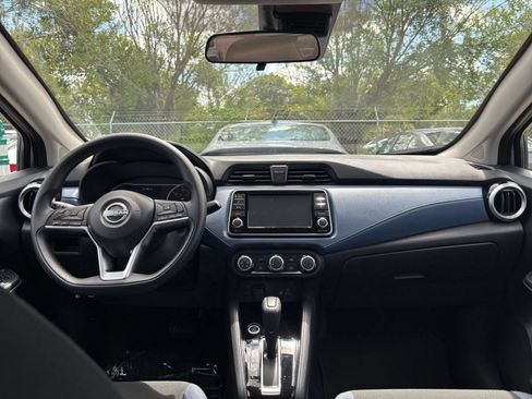 Used 2025 Nissan Versa SV FWD image 31
