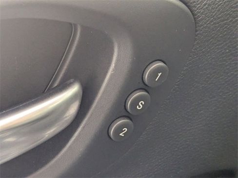 Used 2019 Jeep Cherokee Limited w/ Technology Group image 11