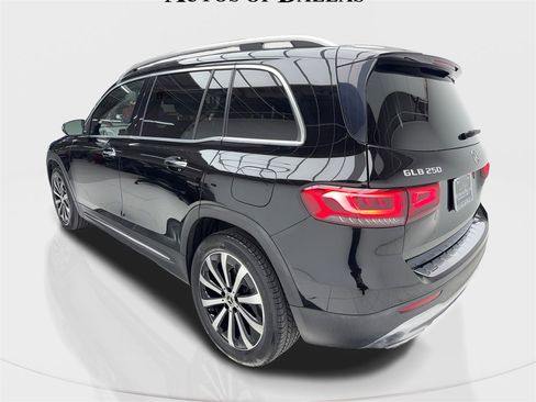 Used 2021 Mercedes-Benz GLB 250 w/ Premium Package image 10