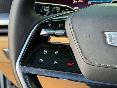 Used 2025 Cadillac Escalade IQ Luxury 2 AWD/4WD image 30