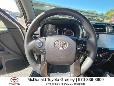 Used 2022 Toyota 4Runner TRD Off-Road Premium AWD/4WD image 14