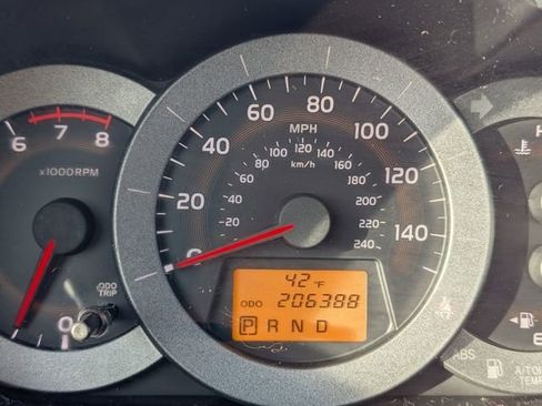 Used 2010 Toyota RAV4 Limited image 11