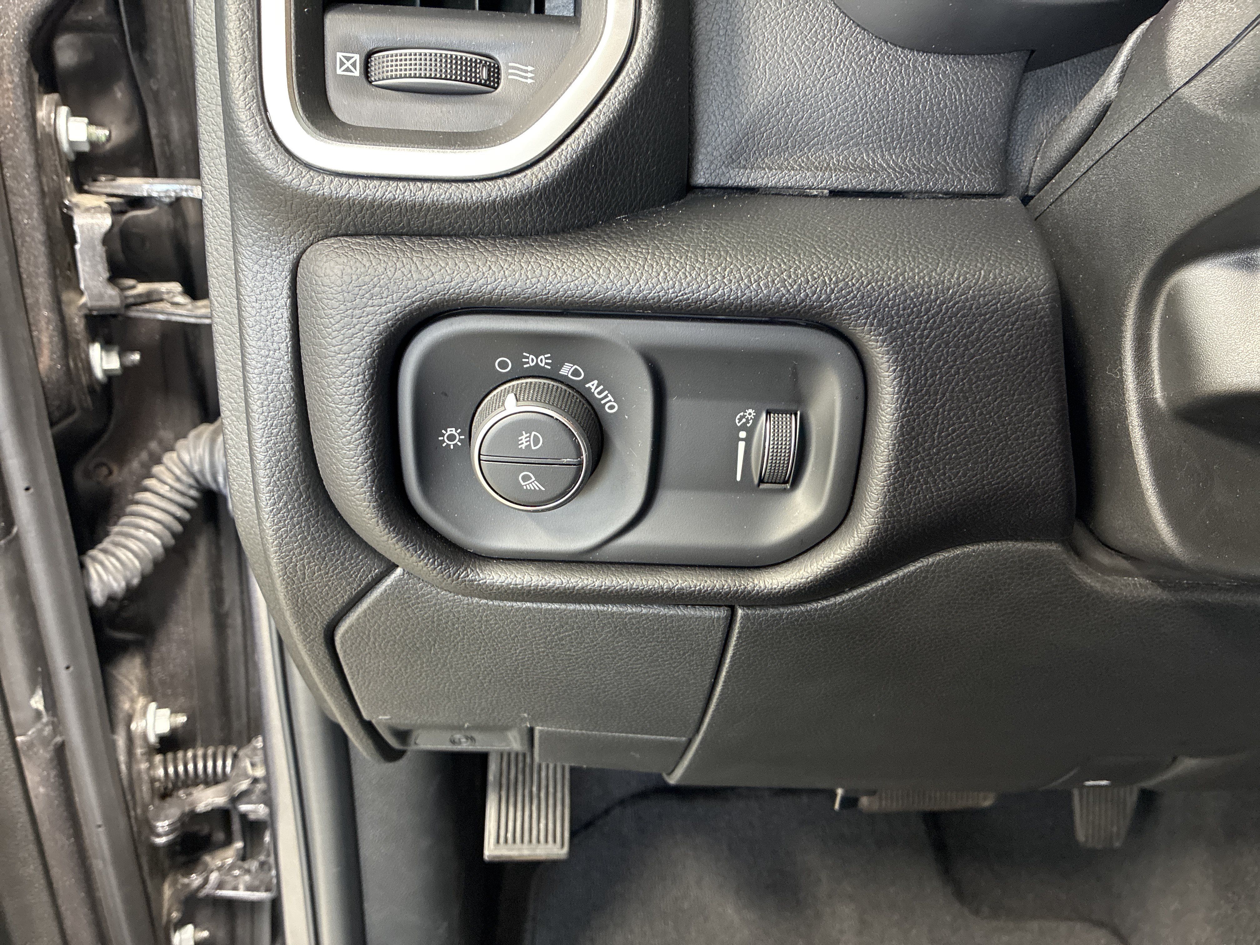 Certified 2025 RAM 2500 Big Horn AWD/4WD image 20