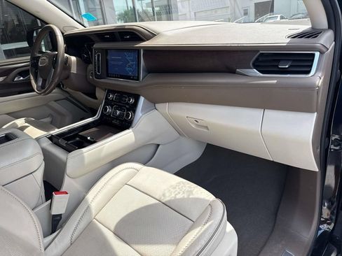 Used 2021 GMC Yukon XL Denali w/ Denali Ultimate Package RWD image 14
