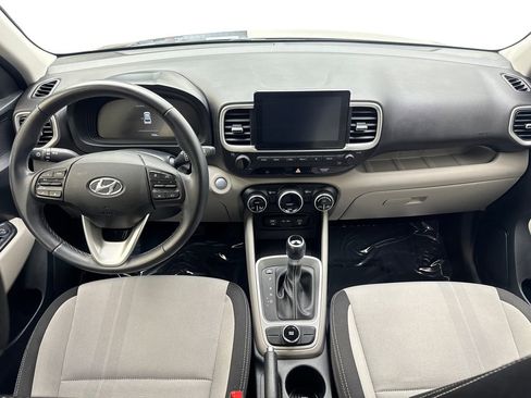 Used 2025 Hyundai Venue SEL FWD image 50