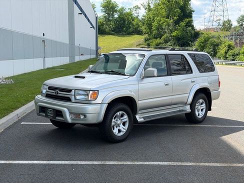 Used 2001 Toyota 4Runner SR5 AWD/4WD image 9