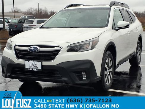 Used 2021 Subaru Outback Premium image 2