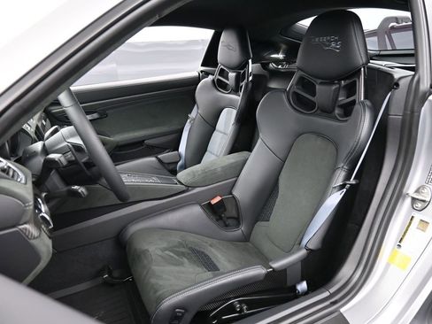 Certified 2025 Porsche 718 Cayman GT4 RS image 5