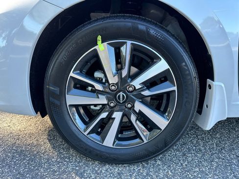 New 2025 Nissan Versa SV w/ Trunk Package image 11