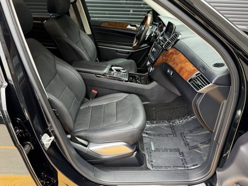 Used 2017 Mercedes-Benz GLS 550 4MATIC image 23