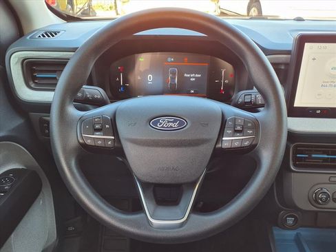 Used 2025 Ford Maverick XLT image 31