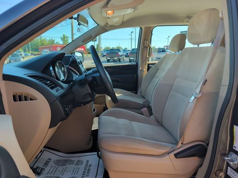 Used 2016 Dodge Grand Caravan American Value Package FWD image 8