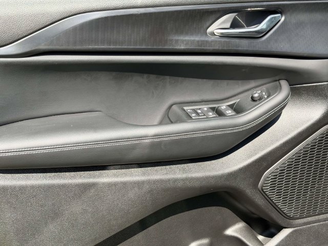 Used 2025 Jeep Grand Cherokee L Laredo w/ Luxury Tech Group I RWD image 16